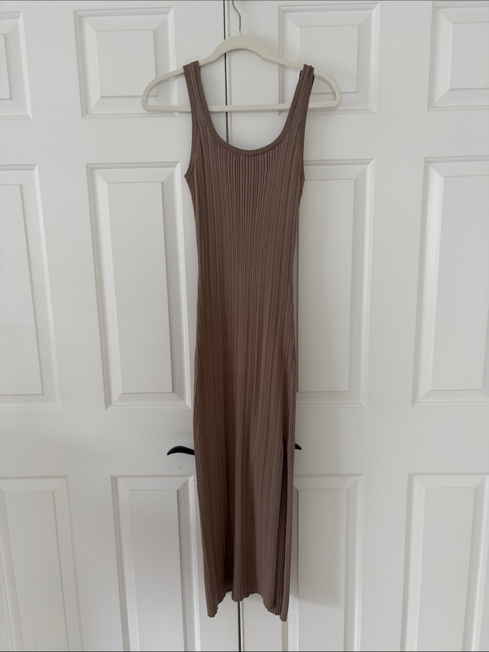 Sleeveless Ribbed Abercrombie and Fitch Maxi Bodycon Dress in Brown/Taupe